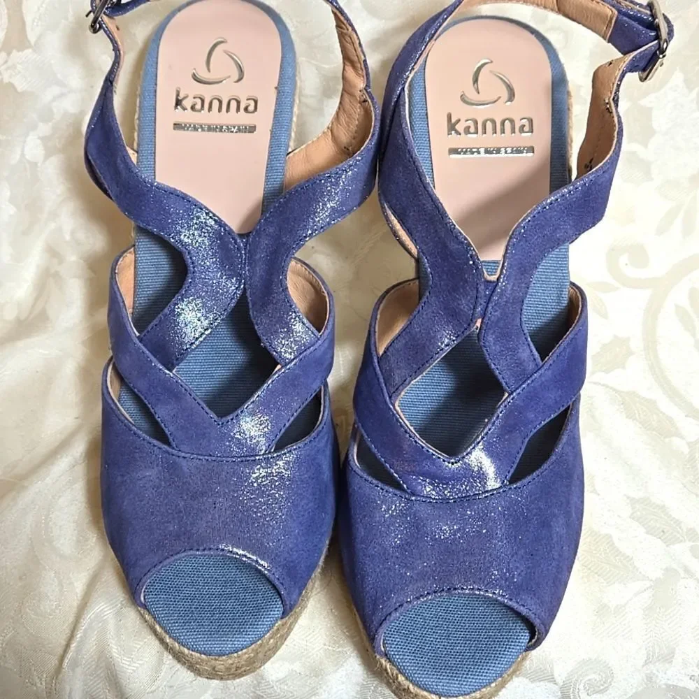 Kanna Women's Blue Leather Wedge Peep Toe Sandals